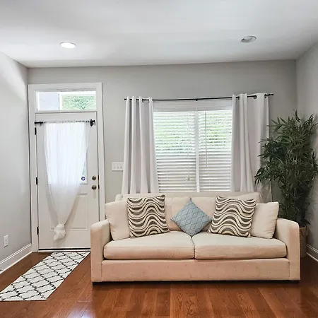Fast Wi-Fi - Minutes From Franklin St - In Unit Washer And Dryer